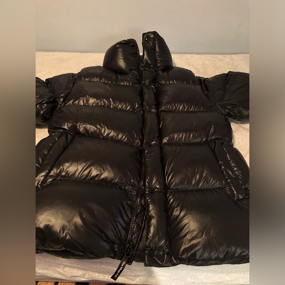 Womens aritzia mega puff jacket - Picture 13 of 13